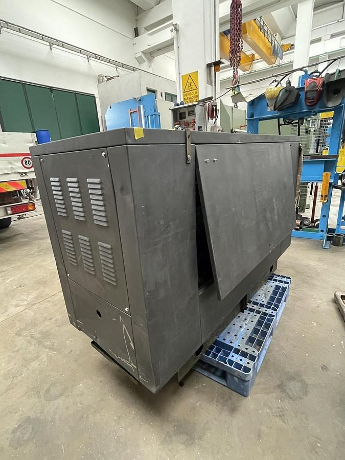 Usato GENERATORE CORRENTE 25 KW