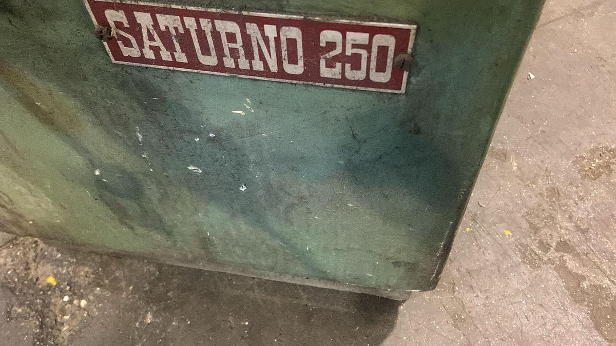 Usato SEGHETTO SATURNO 250 (PER EXPORT)