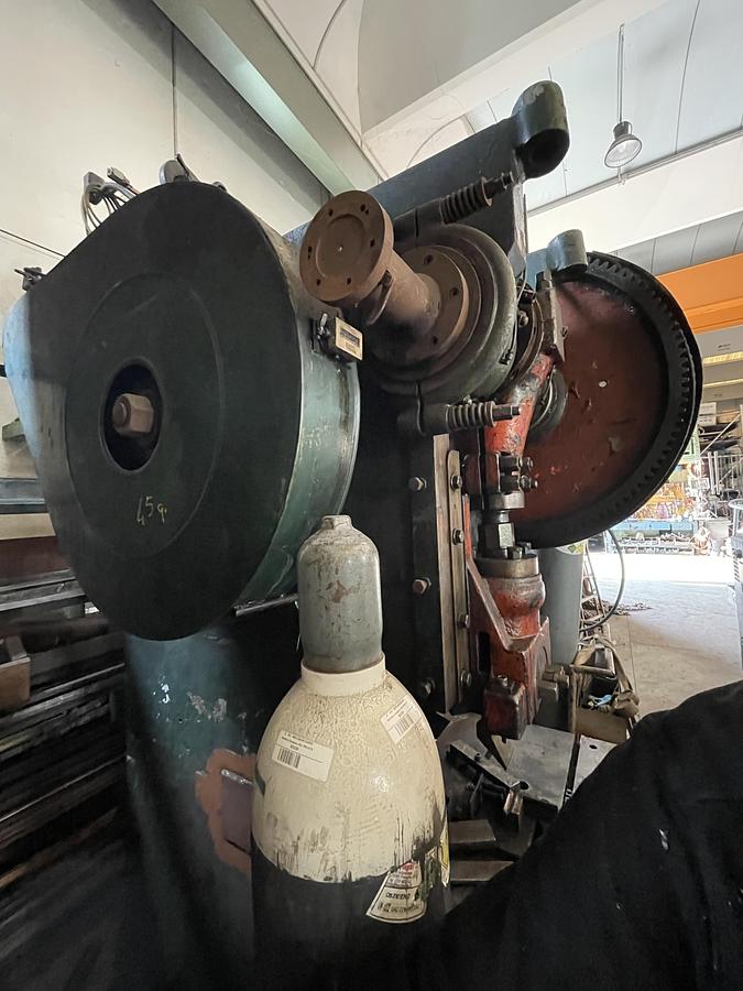 Usato PRESSE A SALTARELLO 140 Ton