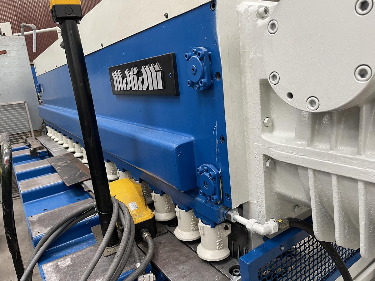 Usato CESOIA OMAG MECCANICA 3000X5