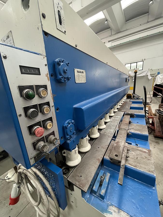 Usato CESOIA OMAG MECCANICA 3000X5