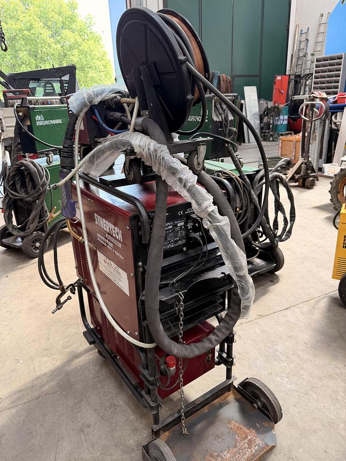 Usato SALDATRICE (N°18) WELDTRONIC SYNERTECH 6000  