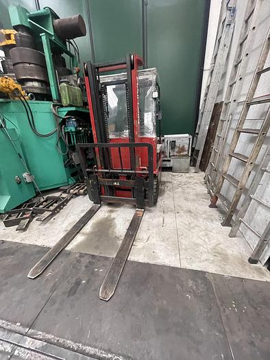 Usato CARRELLO ELEVATORE  ELETTRICO NICHIYU 13 QL