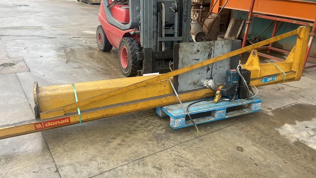 Usato GRU A BANDIERA DONATI 