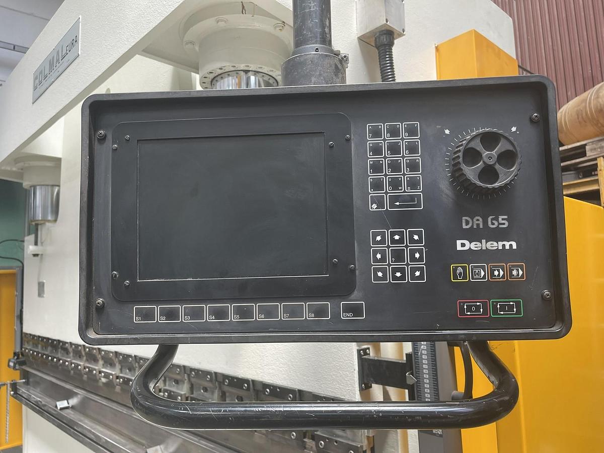 Usato PIEGATRICE COMAL IDRAULICA 3000X250 TON