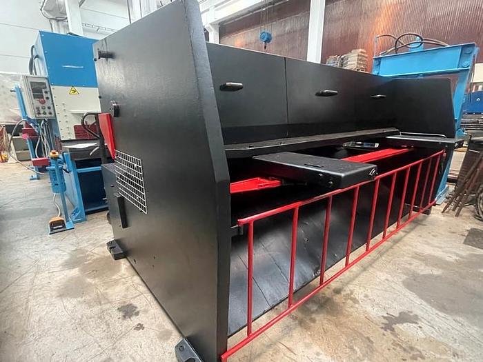 Usato CESOIA SCHIAVI IDRAULICA 3000X6 (BIS)