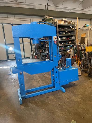 Usato PRESSA A PONTE 100-120 TON