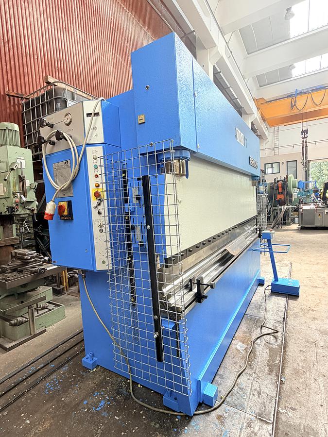 Usato PIEGATRICE SACMA LVD IDRAULICA 3000X80 TON