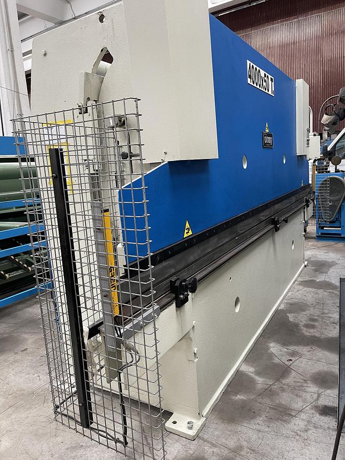 Usato PIEGATRICE OMAG IDRAULICA 4000 X 50