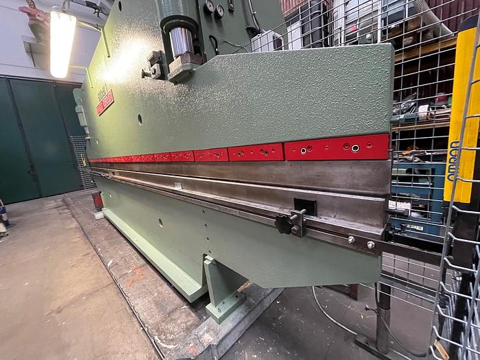 Usato PIEGATRICE MARIO RIBOLDI IDRAULICA 6000 X 80 TON