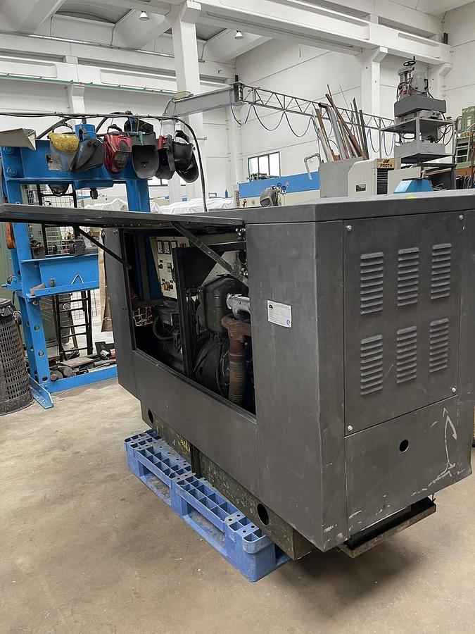 Usato GENERATORE CORRENTE 25 KW