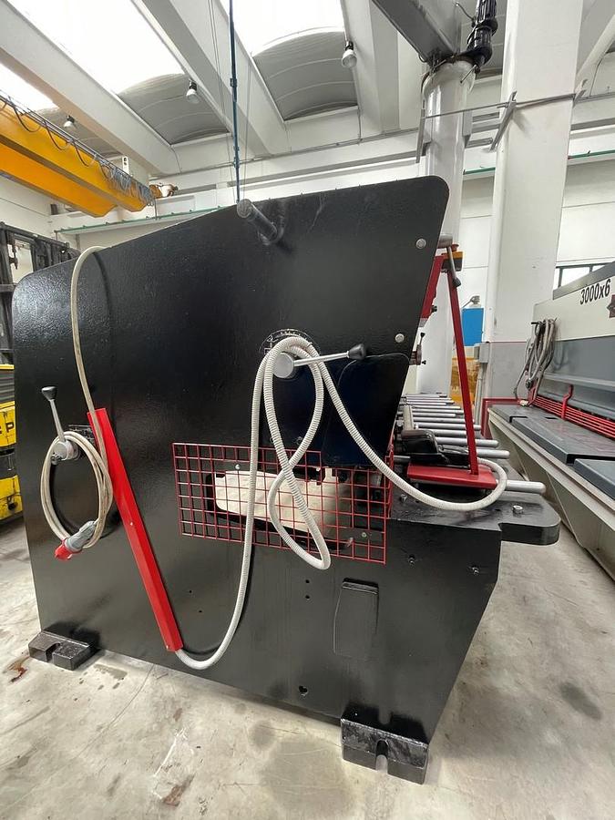 Usato CESOIA SCHIAVI IDRAULICA PROMECAM 3000X6 