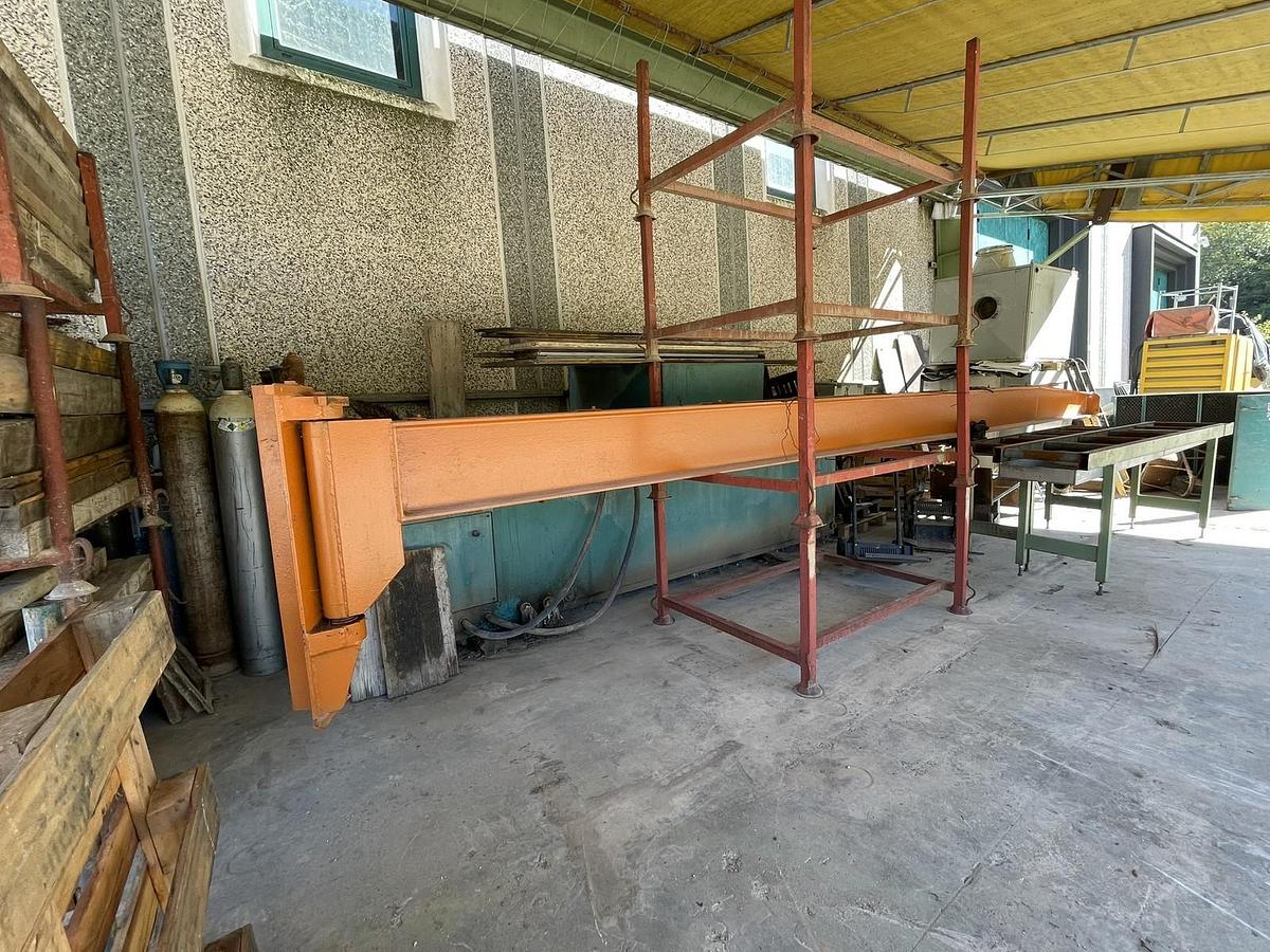 Usato GRU A BANDIERA 710