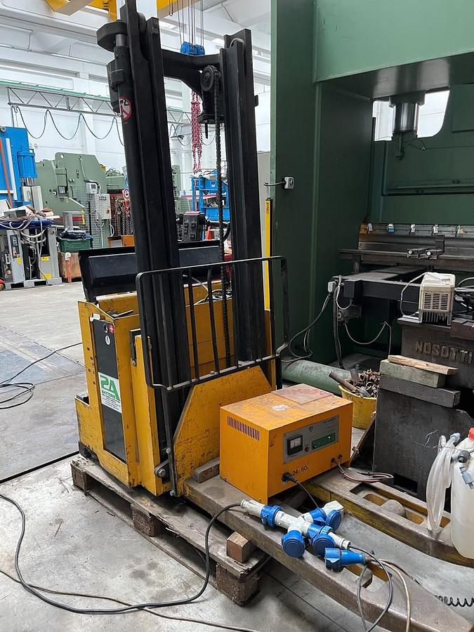 Usato TRANSPALLET ELETTRICO OM