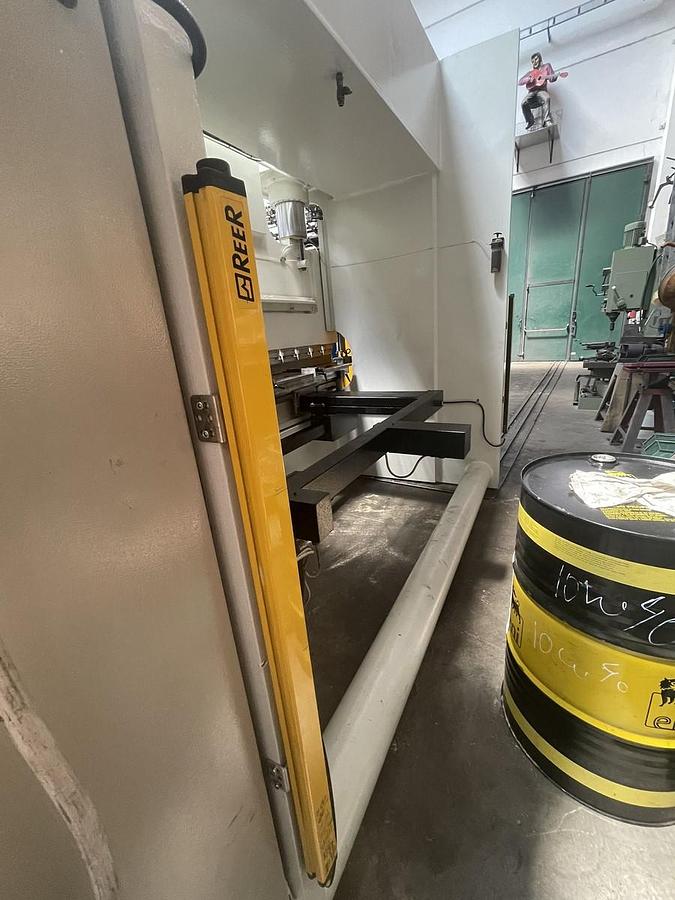 Usato PIEGATRICE COMAL IDRAULICA 3000X250 TON