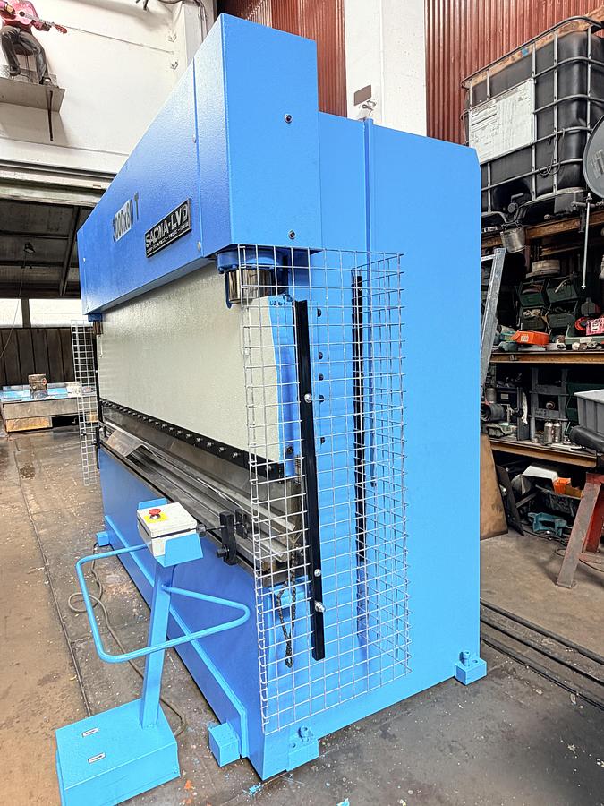 Usato PIEGATRICE SACMA LVD IDRAULICA 3000X80 TON