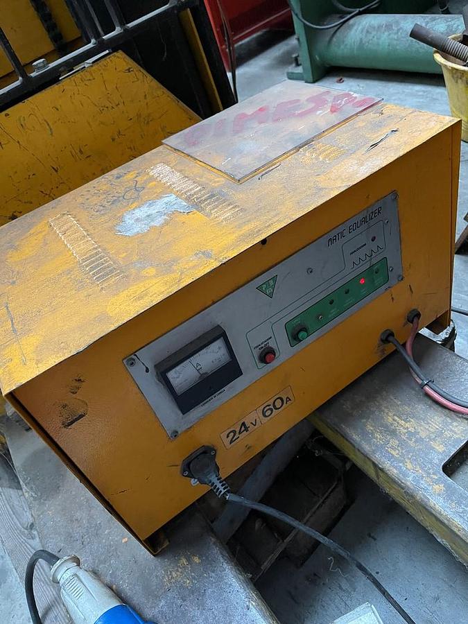 Usato TRANSPALLET ELETTRICO OM