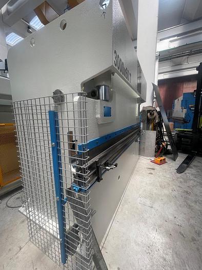 Usato PIEGATRICE MANDELLI IDRAULICA 3000X60 TON