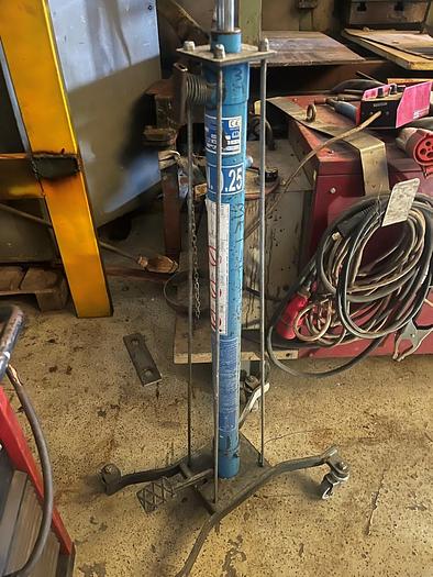 Usato SOLLEVATORE IDRAULICO OMCN 250 KG