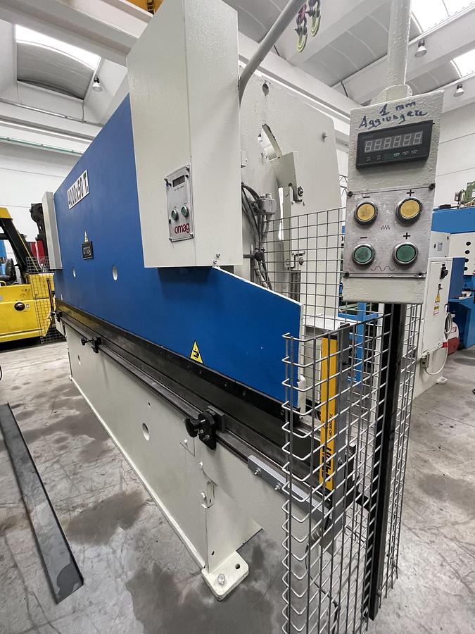 Usato PIEGATRICE OMAG IDRAULICA 4000 X 50