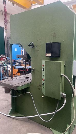 Usato PRESSA CAVANI GOLDONI IDRAULICA 250 TON