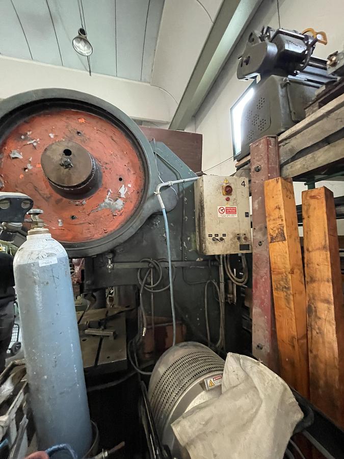 Usato PRESSE A SALTARELLO 140 Ton