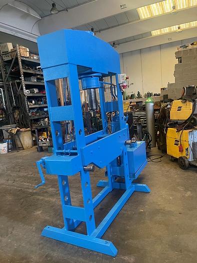 Usato PRESSA A PONTE 100-120 TON