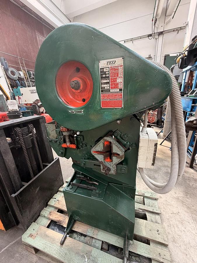 Usato PUNZONATRICE FICEP Mod. JOLLY