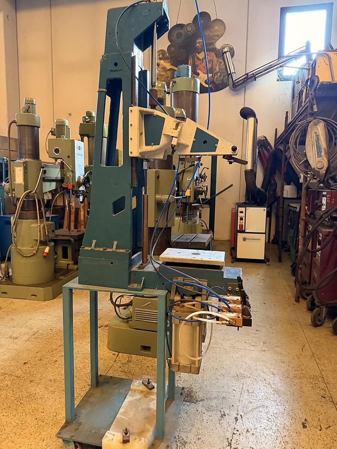 Usato PRESSA PNEUMATICA