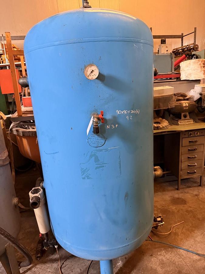 Usato SERBATOIO PER COMPRESSORI 725 LT.