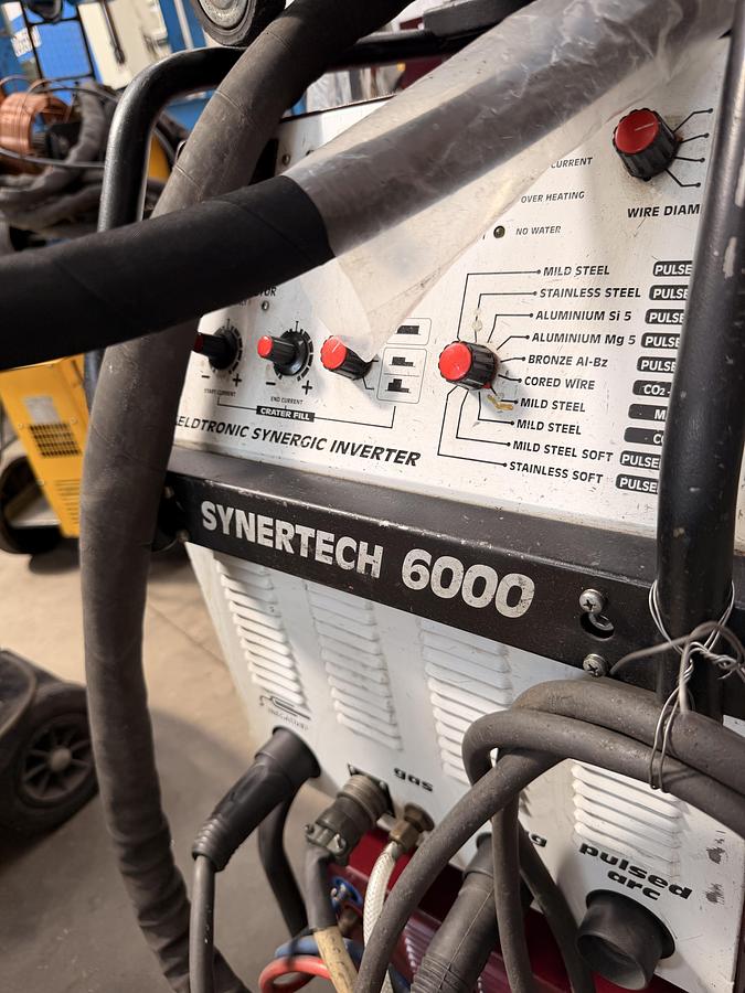 Usato SALDATRICE (N°18) WELDTRONIC SYNERTECH 6000  