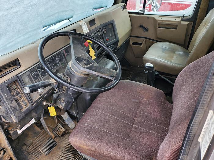 Used 1994 International 8200 SA Truck