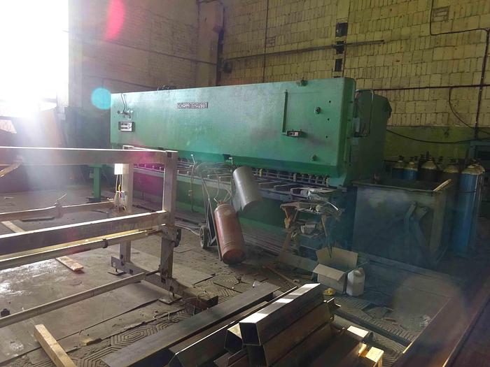Used 1980 Scharringhausen HSTO 10/6100(Germany) Hydraulic Guillotine Shear