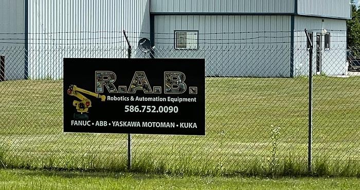 Used 2014 FANUC R2000IB/185L 6 AXIS ROBOT 3,060 mm X 185 kg WITH R30iA CONTROLLER