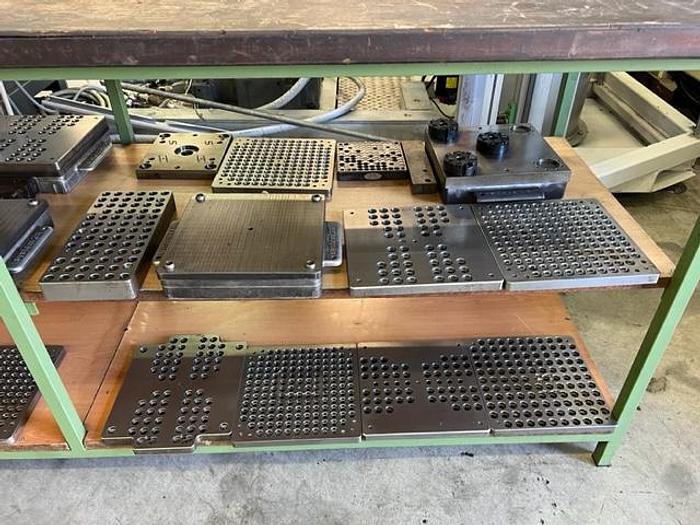 Usato CENTRO ALTA VELOCITÀ COMPLETO DI CARICO E SCARICO PEZZO E PALLET