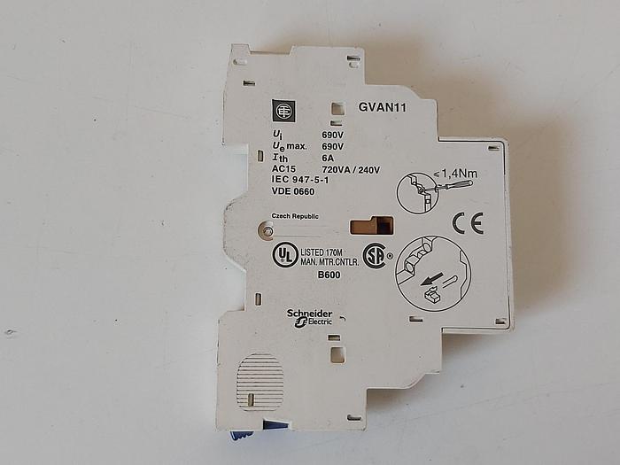 Gebraucht 9 Stück Hilfsschalter, 2x neu, 7x gebraucht, GVAN11, Schneider gebraucht
