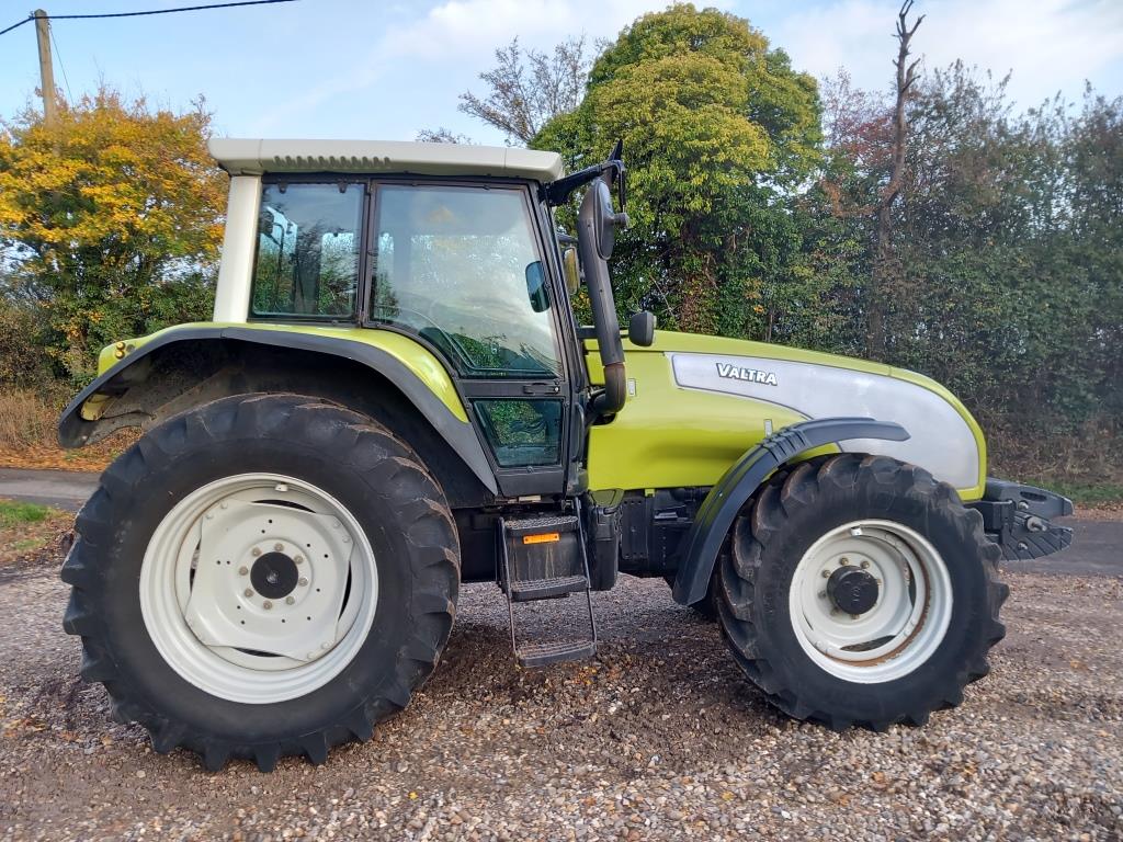 Used Valtra T120 Advance 4wd Tractor