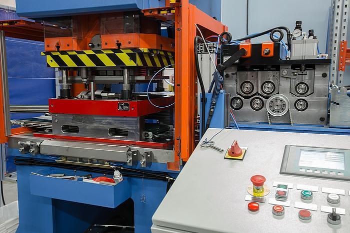 New  F&P Mech. Power Presses / & Press Lines #4205