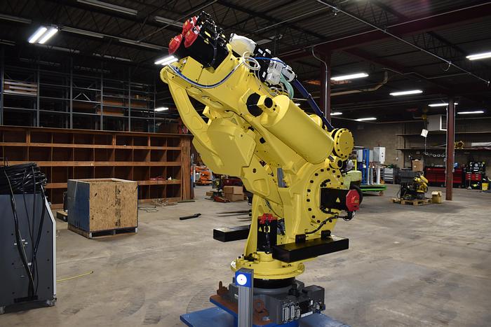 Refurbished FANUC - M-900iA/600 Robot W/ R-30ia controller, Very Clean Vision and Line Track