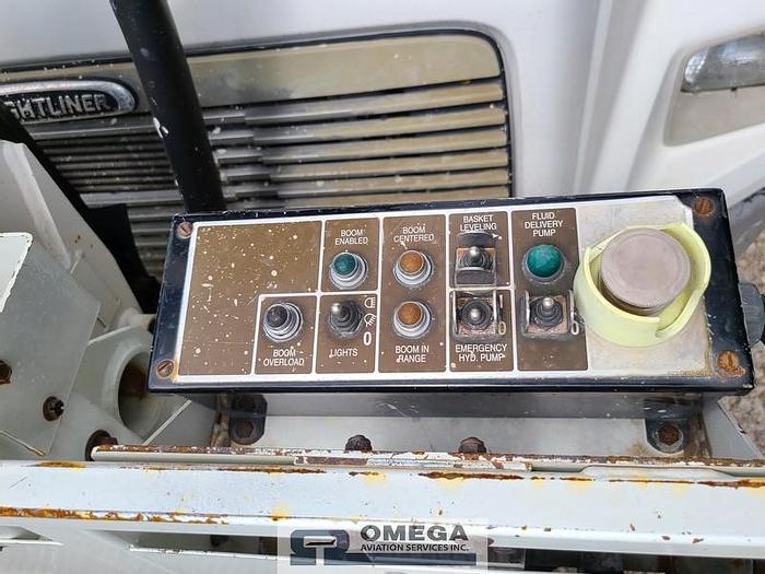 Used 2000 FMC LMD2000 Aircraft Deicer (2,000 total gallon tank cap)