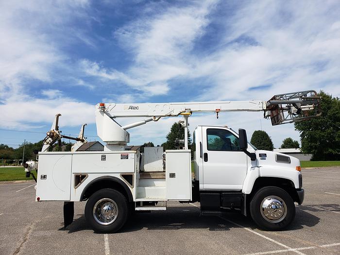 Used 2008 GMC C7500 w/ ALTEC A40P Cable Placer Bucket Truck