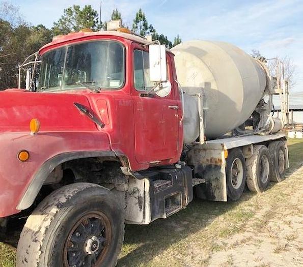 Used 1998 & 1999 Mack Rear Discharge Mixer Trucks