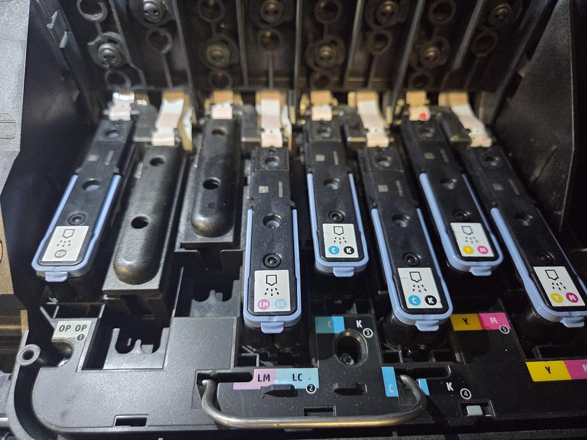 Used 2014 Hewlett-Packard Latex 310