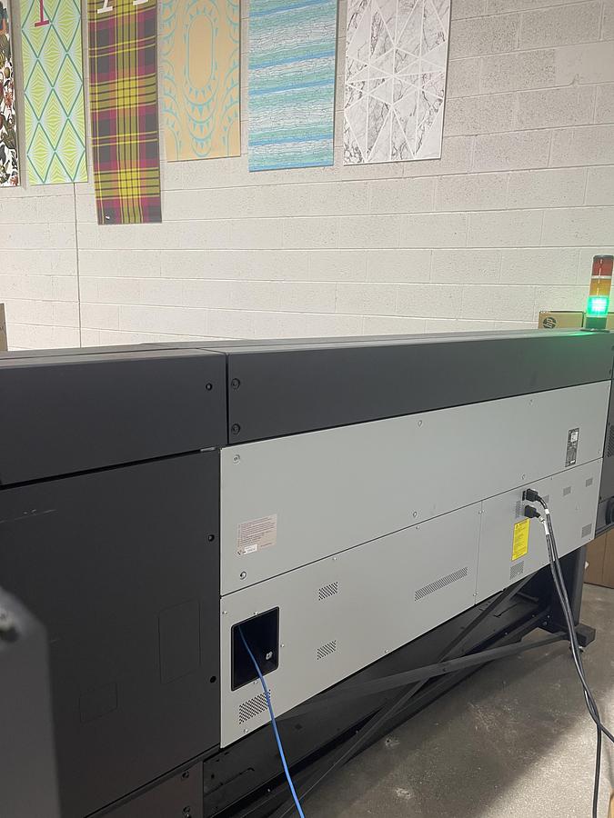 Used 2021 Hewlett-Packard Latex 800W