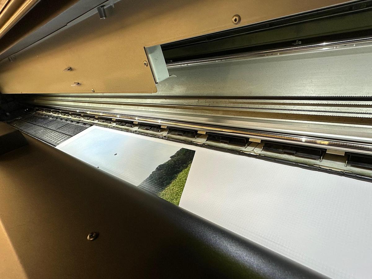 Used 2018 Hewlett-Packard Latex 560