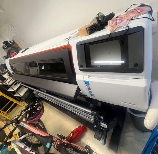 Used 2019 Hewlett-Packard Stitch S300