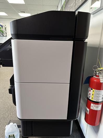 Used 2022 Hewlett-Packard Latex 800w