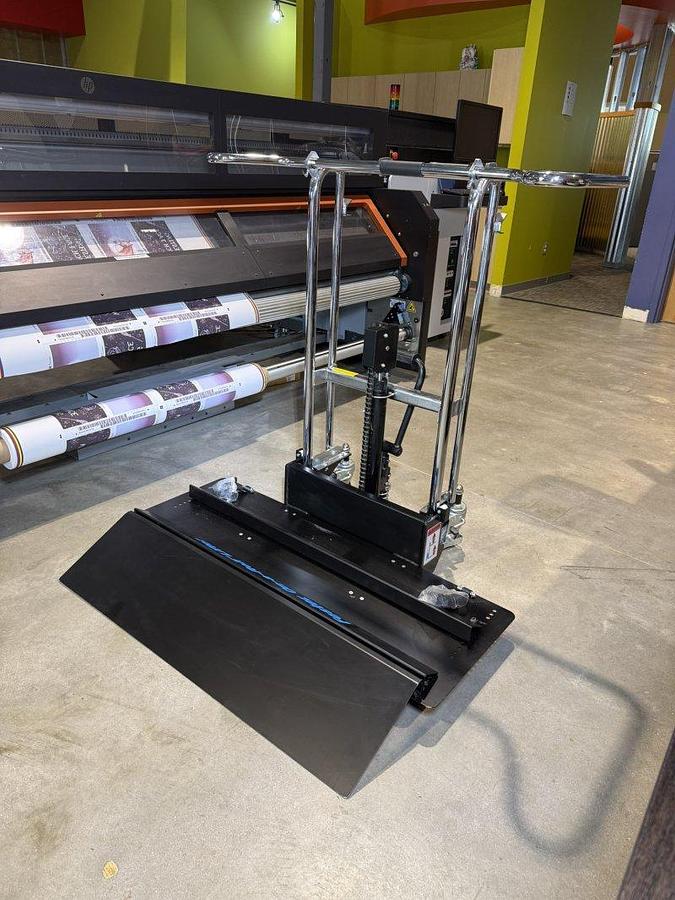Used 2026 Foster On-A-Roll Lifter - Universal 61580