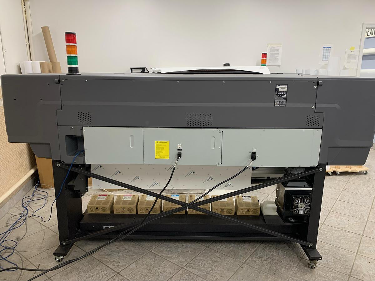 Used 2017 Hewlett-Packard Latex 570