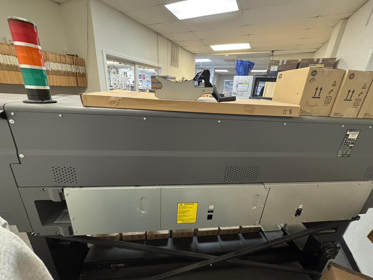 Used 2017 Hewlett-Packard Latex 570